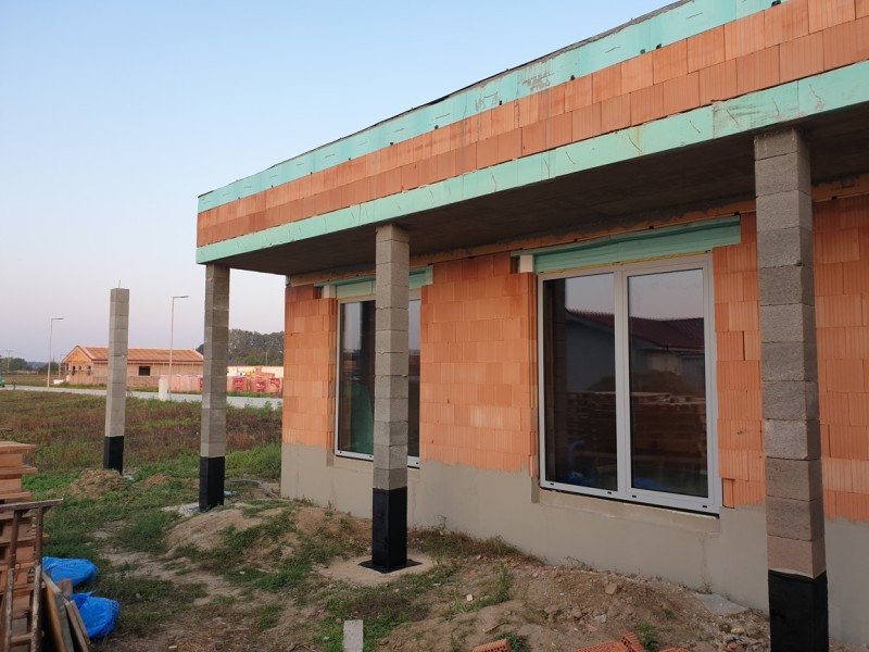Hrubá stavba rodinného domu v Šali