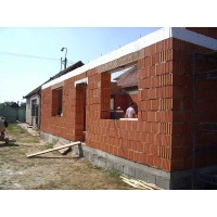 Novostavba rodinného domu s garážou a oplotením Košúty