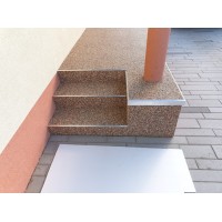 Rekonštrukcia terasy - realizácia kamenného koberca na terase a schodoch